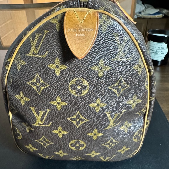 Louis Vuitton Brown Interior with Tan Trim - Picture 2 of 8